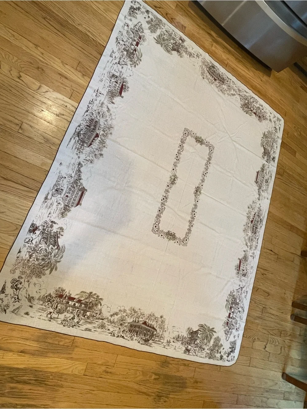 Vintage Charleston Cream Tablecloth with Brown and Green Cottage Border 75x60